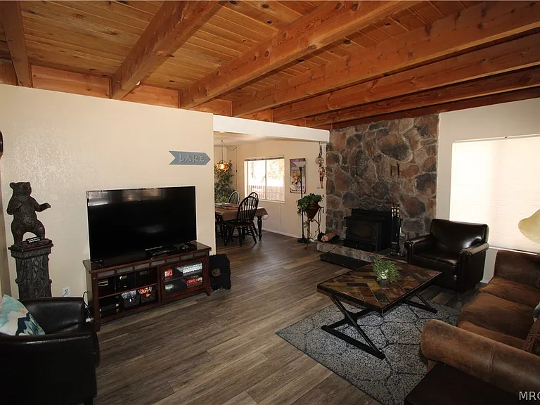 774 Summit Blvd #B — Photo 3