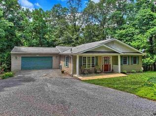 11960 Cross Roads Ave, Felton, PA 17322