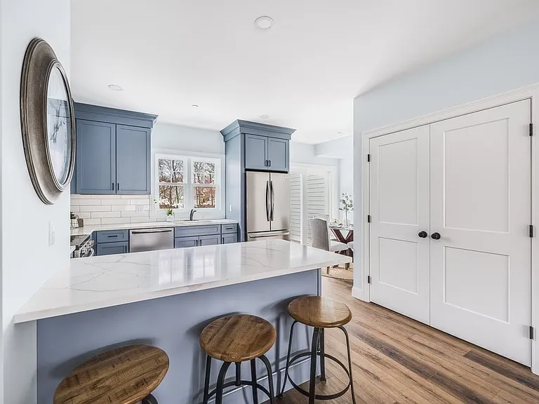 451 Essex St #2 — Photo 8