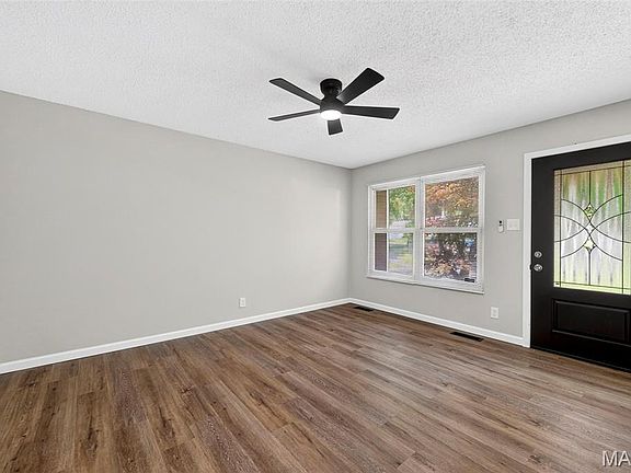 3rd image of 6650 Silver Fox Dr