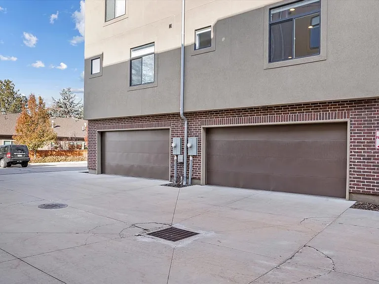 1411 E Komenda Way — Photo 21