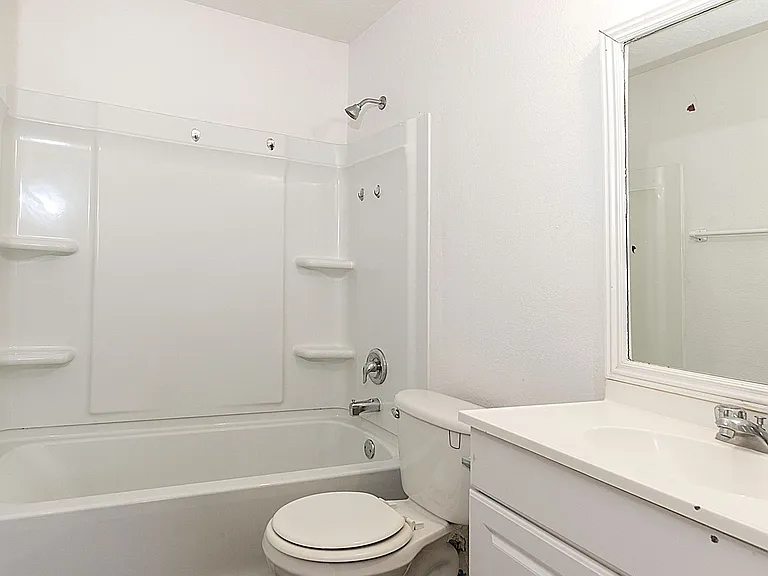 Tortugas Apartments — Photo 25