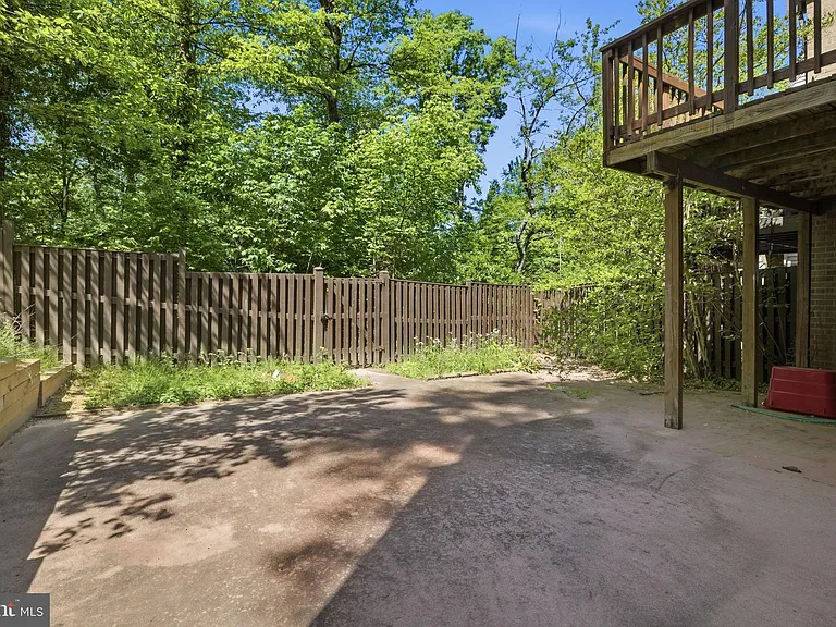1509 Farsta Ct — Photo 38