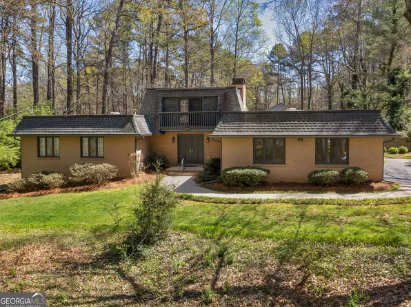 2401 Emerald Dr, Jonesboro, GA 30236