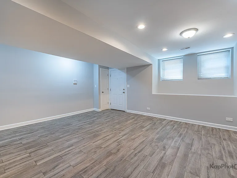 1620 W Warren Blvd #GF — Photo 8