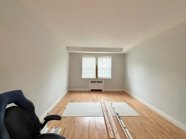 1157 Beacon St, Brookline, MA