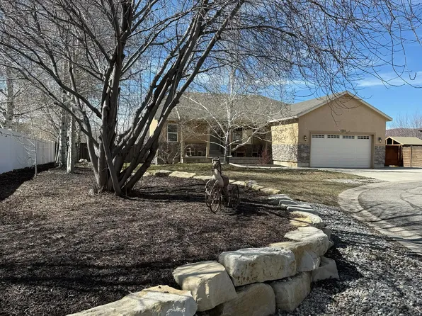 5325 S Bridle Cir, Oakley, UT 84055