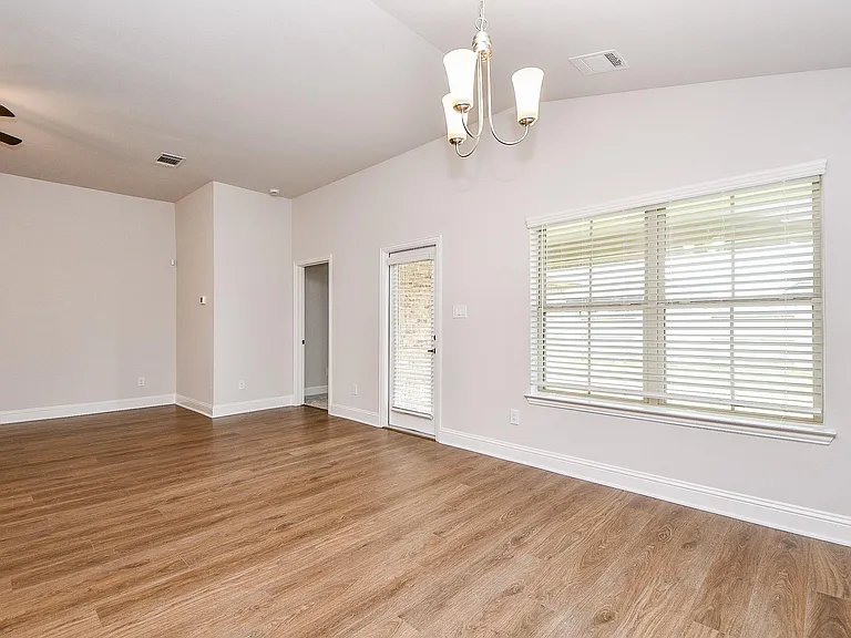 2700 Diamond Reef Ln — Photo 5