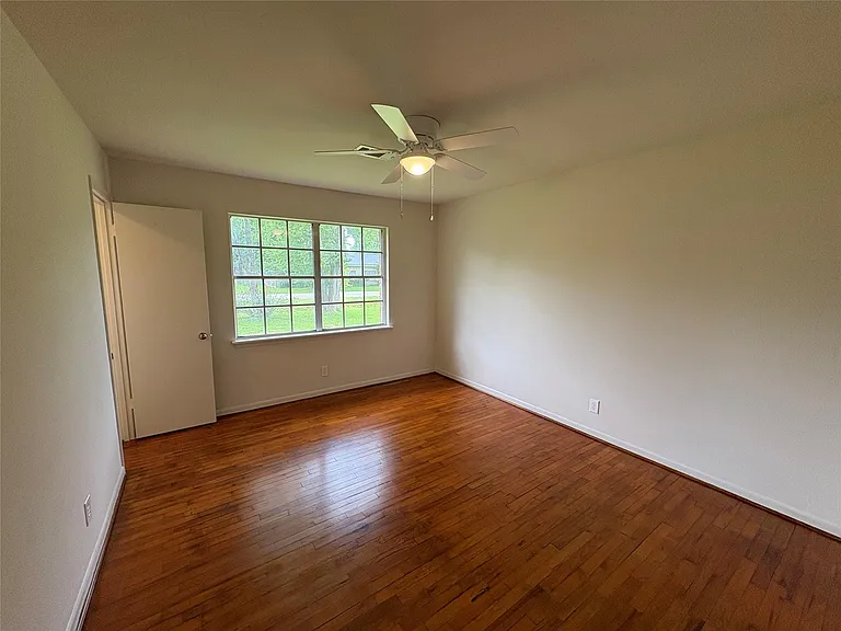 223 Belmont St — Photo 9