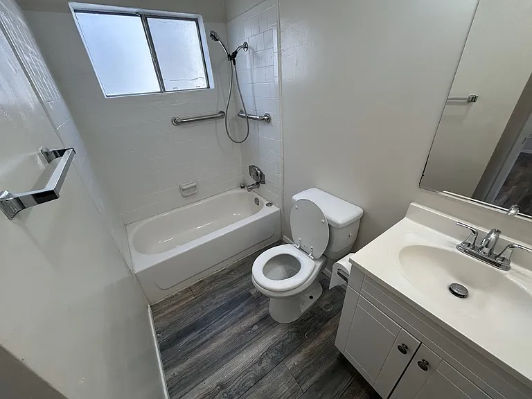 609 N Freeman St #B — Photo 8