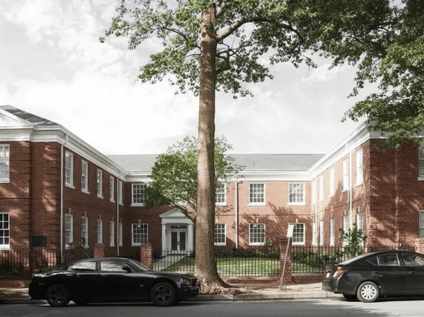 Parkwood Apartments