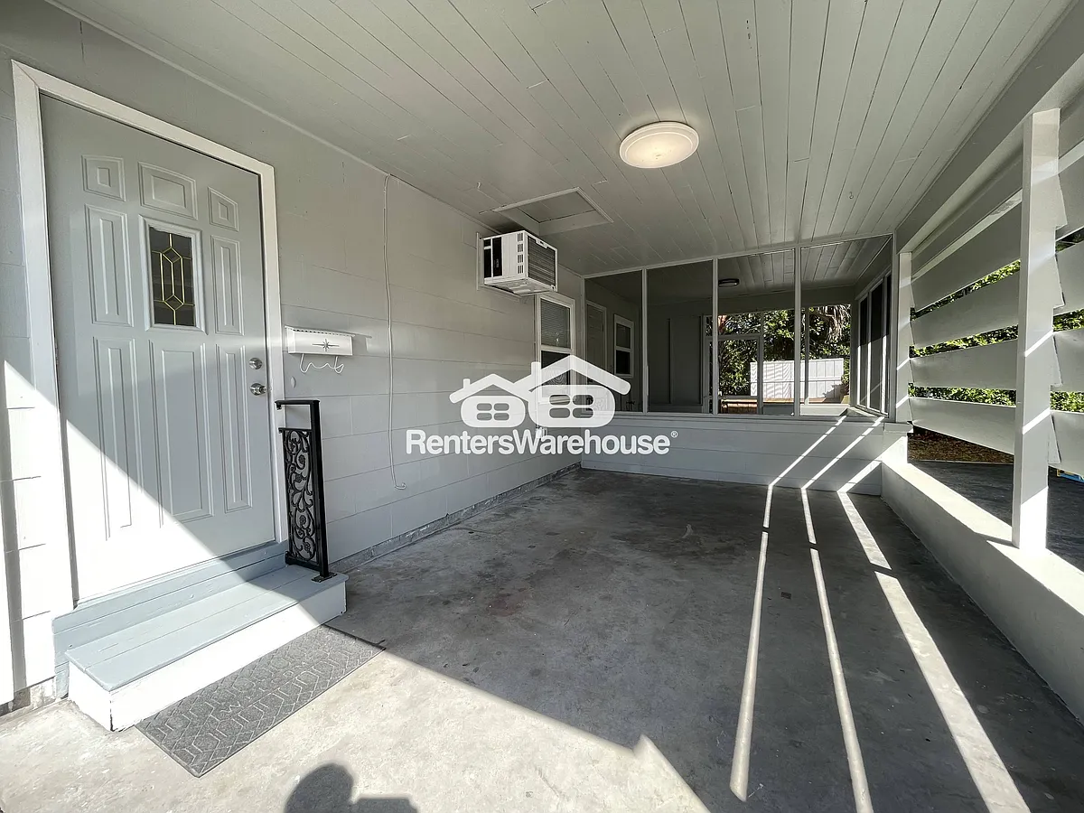 Building Photo - 310 S Arcturas Ave #3