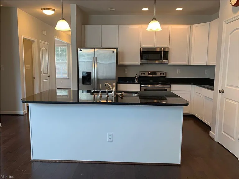 1005 Marble Walke Way — Photo 5