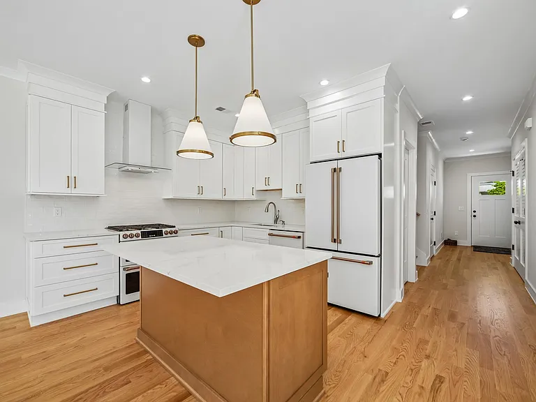 22 Willow St #A — Photo 6
