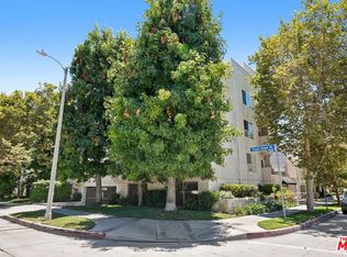 11230 Peach Grove St APT 208, North Hollywood, CA 91601