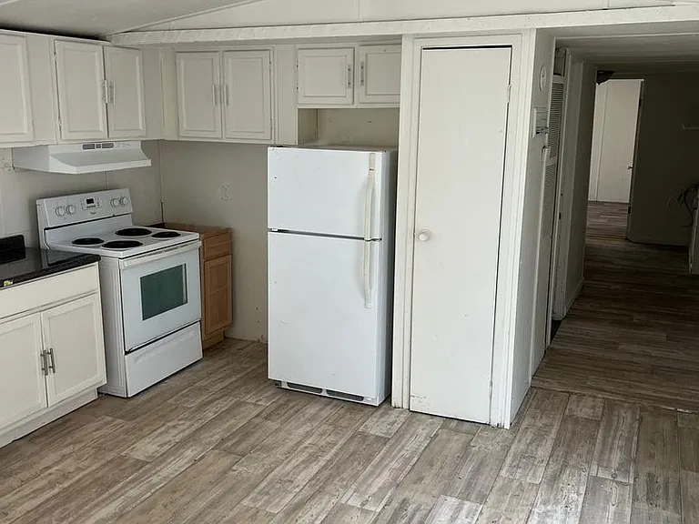 111 Cedar Lake Dr — Photo 45