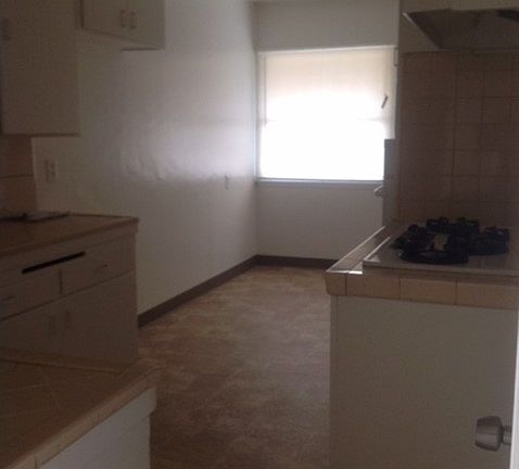 3rd image of 1461 W Olive St