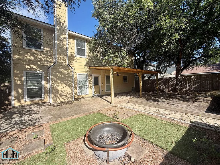 518 Willow Grove Dr — Photo 36