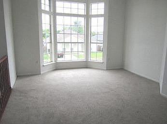 4th image of 5641 New England Dr