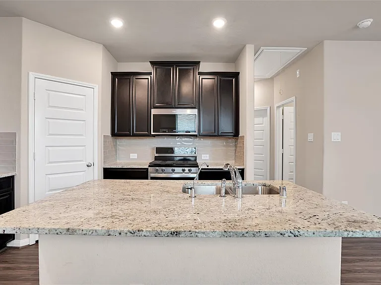 18821 Amaro Hills Dr — Photo 3