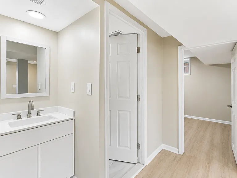 1405 Matthews Dr — Photo 5