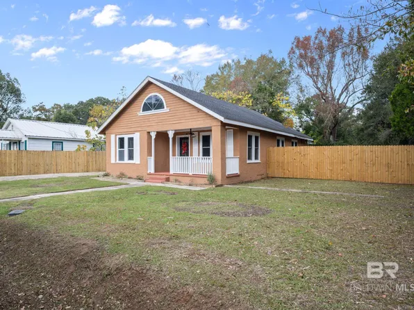 106 W 15th St, Bay Minette, AL 36507