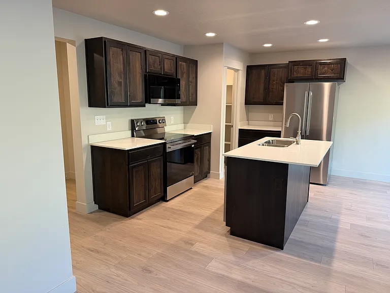4013 S Woodland Ave — Photo 12