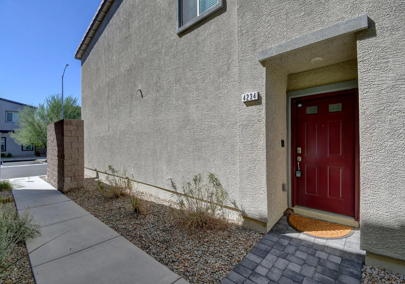 Charming Townhome Must See! — Photo 2