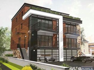 1334 River Rd, Edgewater, NJ 07020