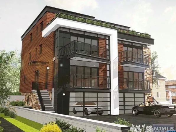 1334 River Rd, Edgewater, NJ 07020