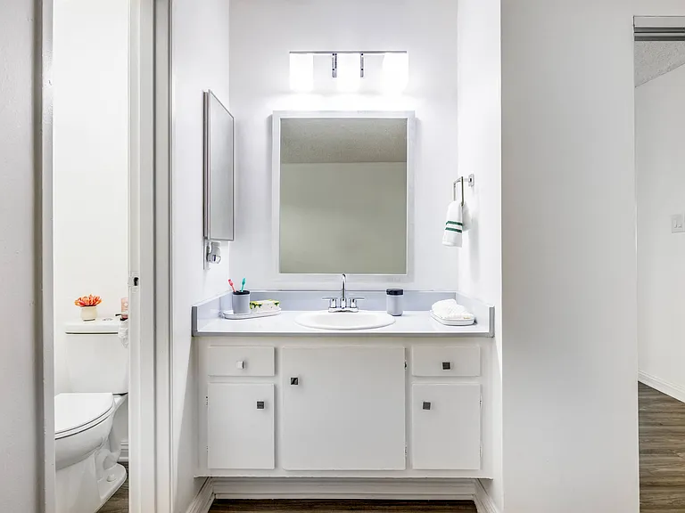 Carson Oakwood Apartments — Photo 48