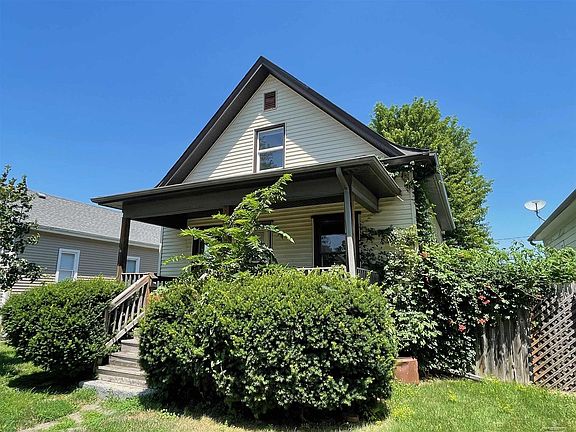 3rd image of 1014 Claremont St