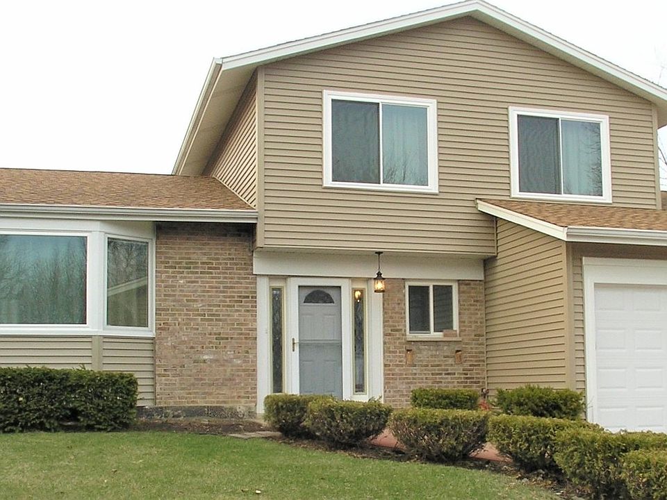 1st image of 558 Revere Ave