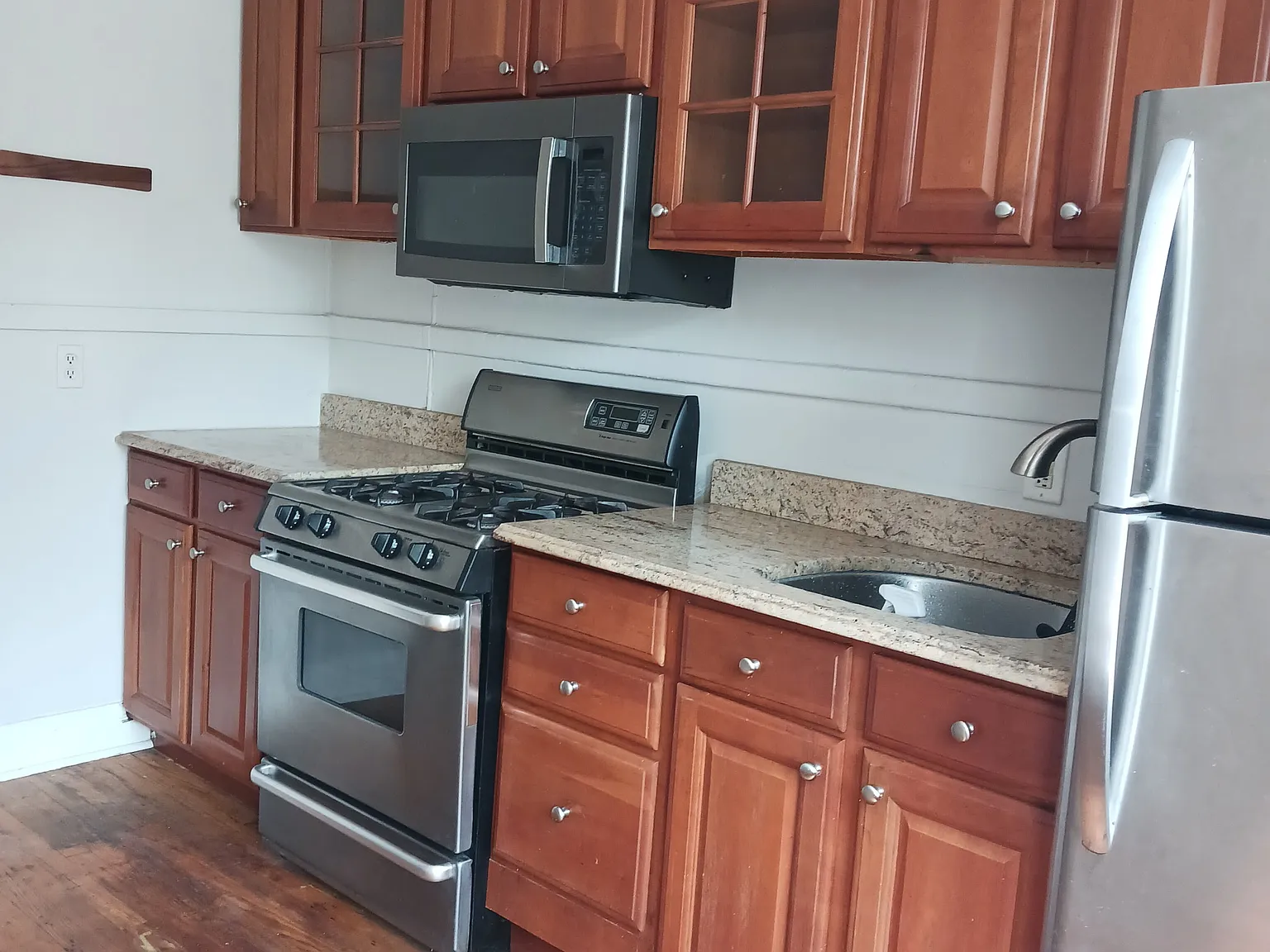 319 S Orange Ave — Photo 3