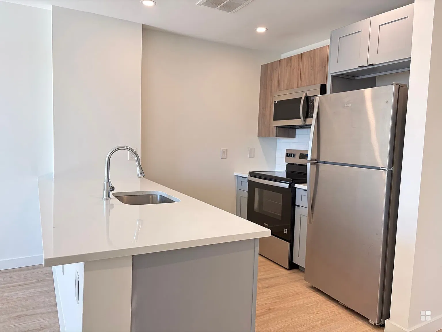 1 bed, 650 sqft, $2,199 — Photo 1