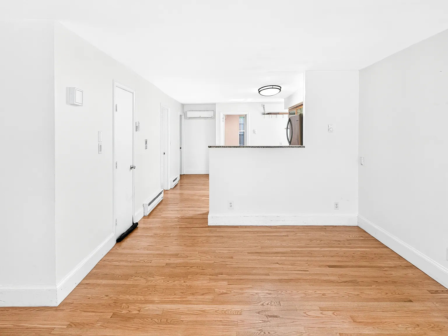 2 bed, 800 sqft, $3,200 — Photo 4