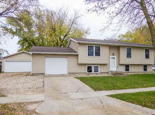 2107 3rd Ave NW, Waverly, IA 50677