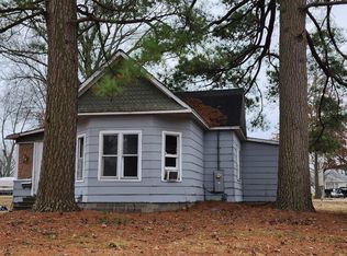 606 E Washington St, Christopher, IL 62822