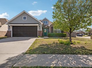 3928 W 105th Pl S, Jenks, OK 74037