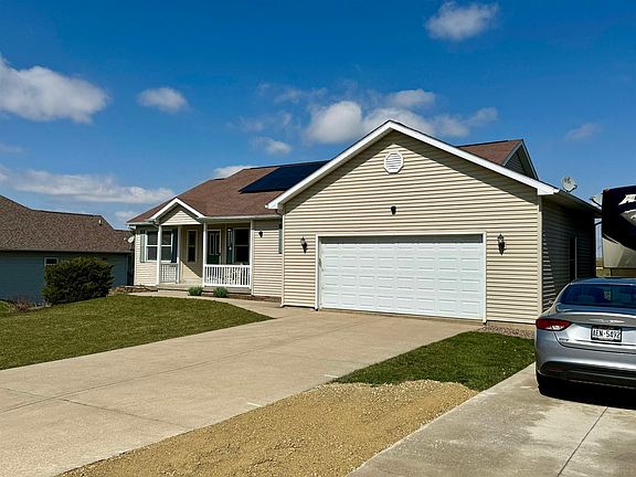 4th image of 704 Prairie Hills Dr