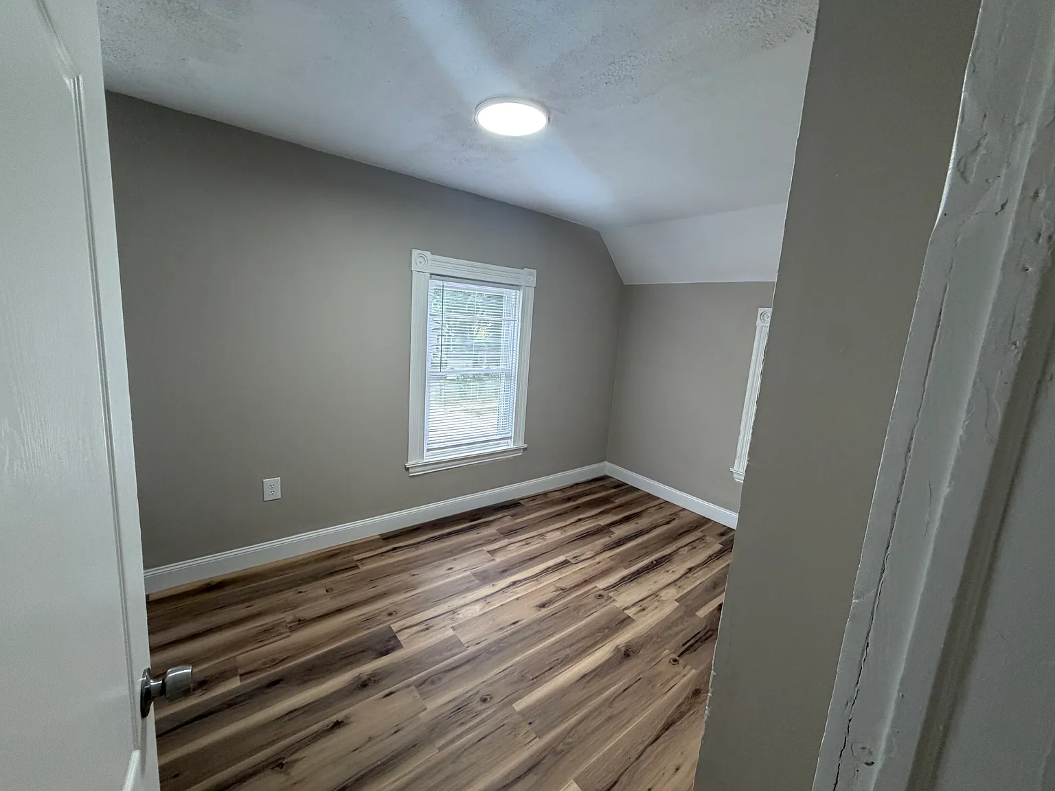 2 bed, 750 sqft, $1,385 — Photo 4