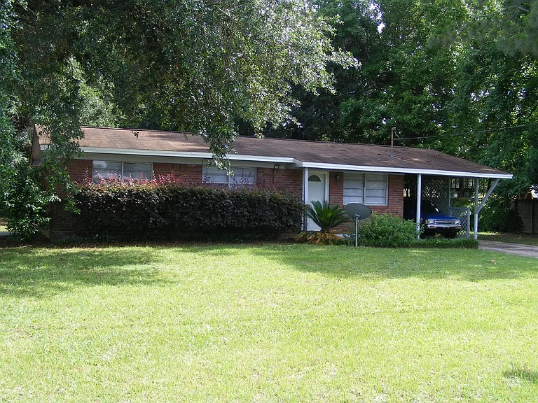 2334 Lewis St — Photo 11
