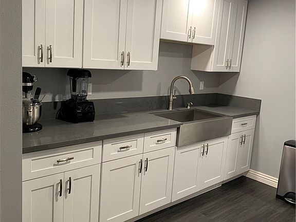 4th image of 9800 Vesper Ave Unit 123