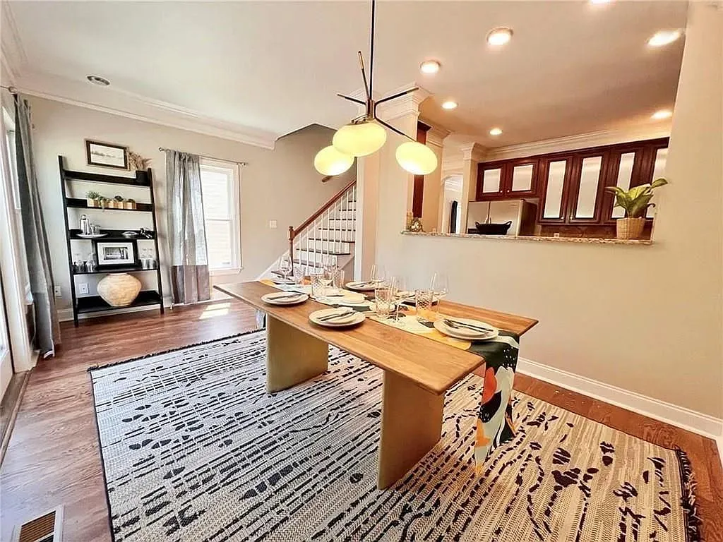 3 bed, 3.5 bath, 1742 sqft, $3,995 — Photo 3