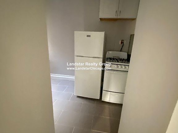 2nd image of 5737 N Kenmore Ave #402