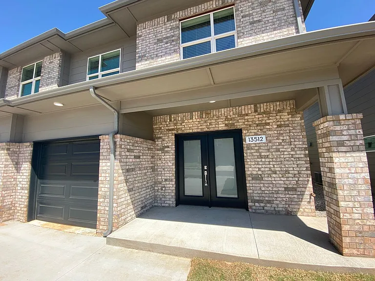 13512 Vinita Dr — Photo 2