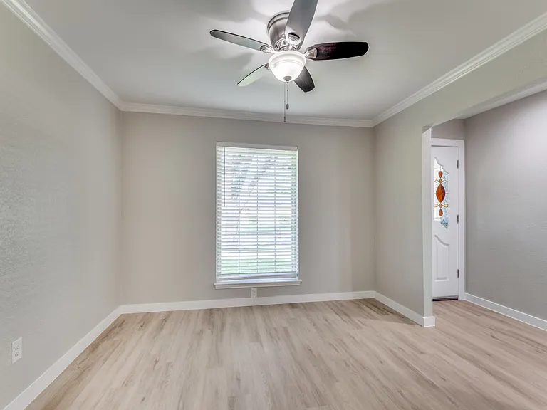 2020 Normandy Dr — Photo 4