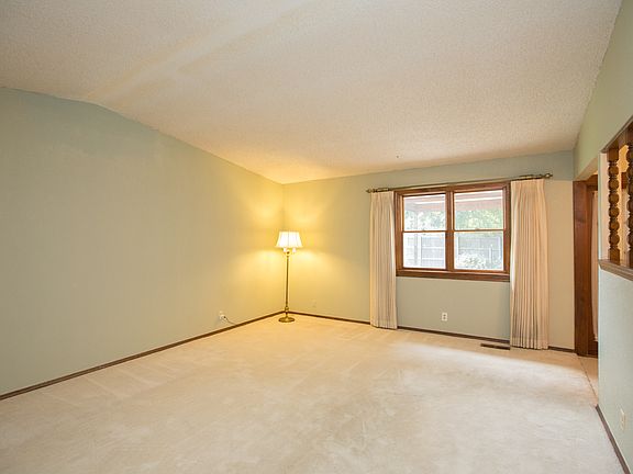 3rd image of 1368 S 123rd Ave E