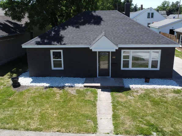 443 S 6th St, Watseka, IL 60970