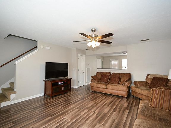 3rd image of 344 Arapaho Dr